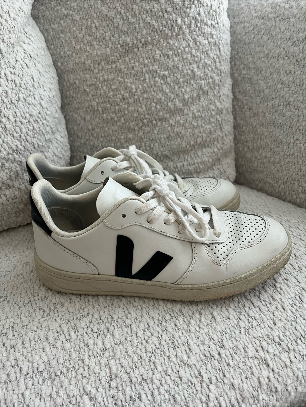 Veja V10 women’s sneakers